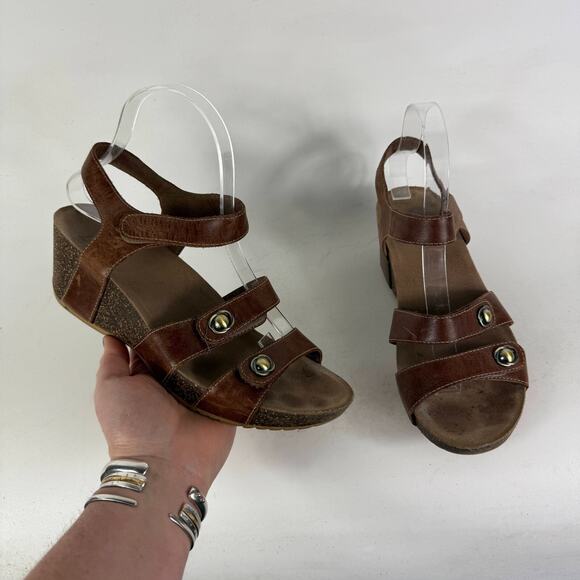 Dansko Savannah Strappy Sandals Women's 8.5 Brown Leather Ankle Strap Wedge - Picture 1 of 10